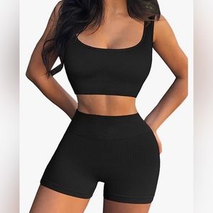 NWT Womens Black Sleeveless Crop and Shorts Workout Set- medium